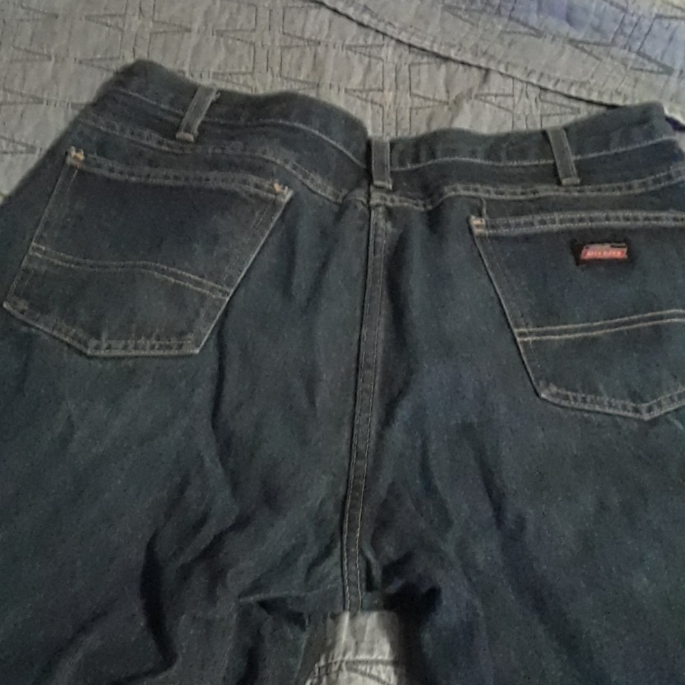 Shorts - Picture 2 of 4